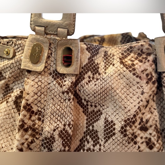 HTF JESSICA SIMPSON OFF-WHITE SNAKESKIN HANDBAG PURSE, WITH YELLOW INTERIOR. - Picture 5 of 10